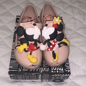 Mini Melissa Disney Mickey Minnie Kissing Size 9